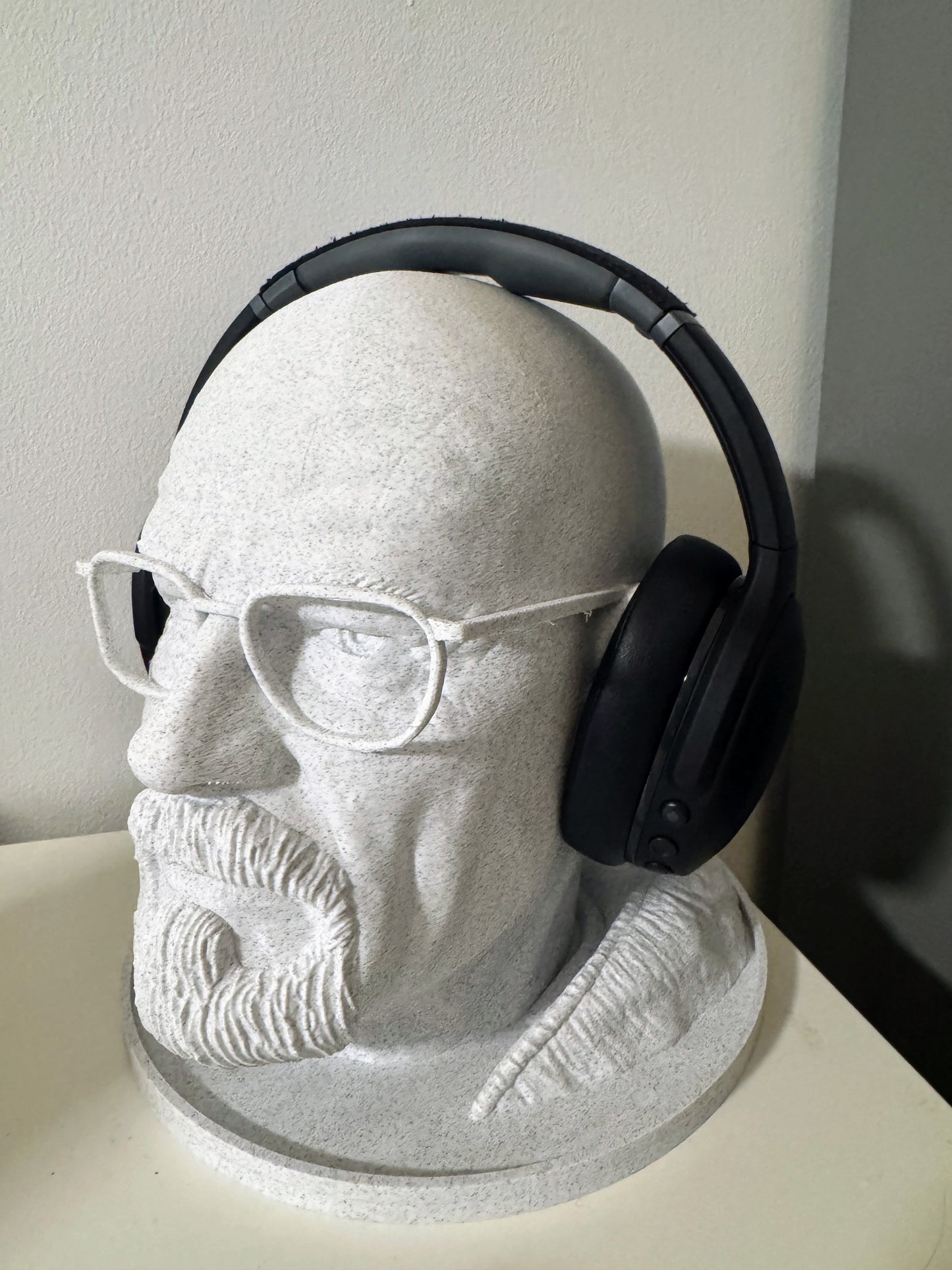Walter White (Heisenberg) Bust Headphone Stand | Gift Idea for Breaking Bad Fans